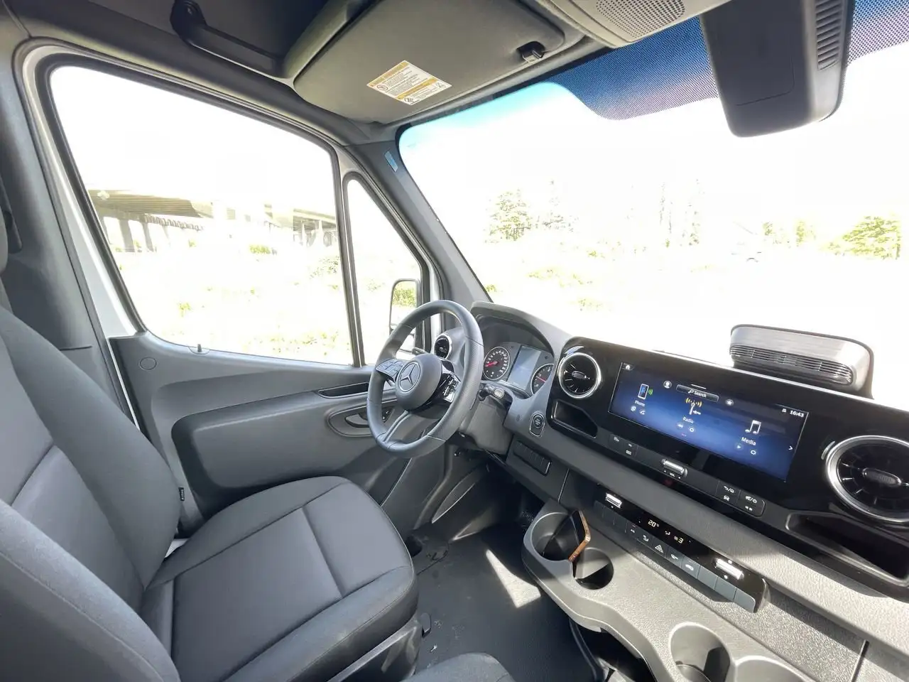 Mercedes-Benz Sprinter снимка Mercedes-Benz Sprinter