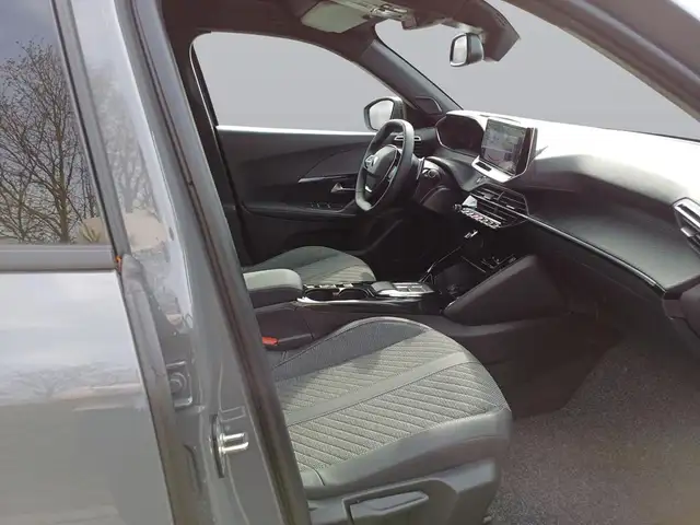 Peugeot 2008 view 11