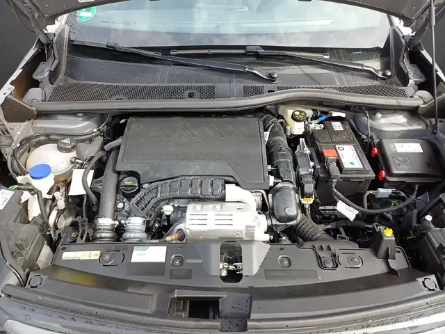 Peugeot 2008 view 5