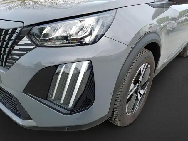 Peugeot 2008 view 9