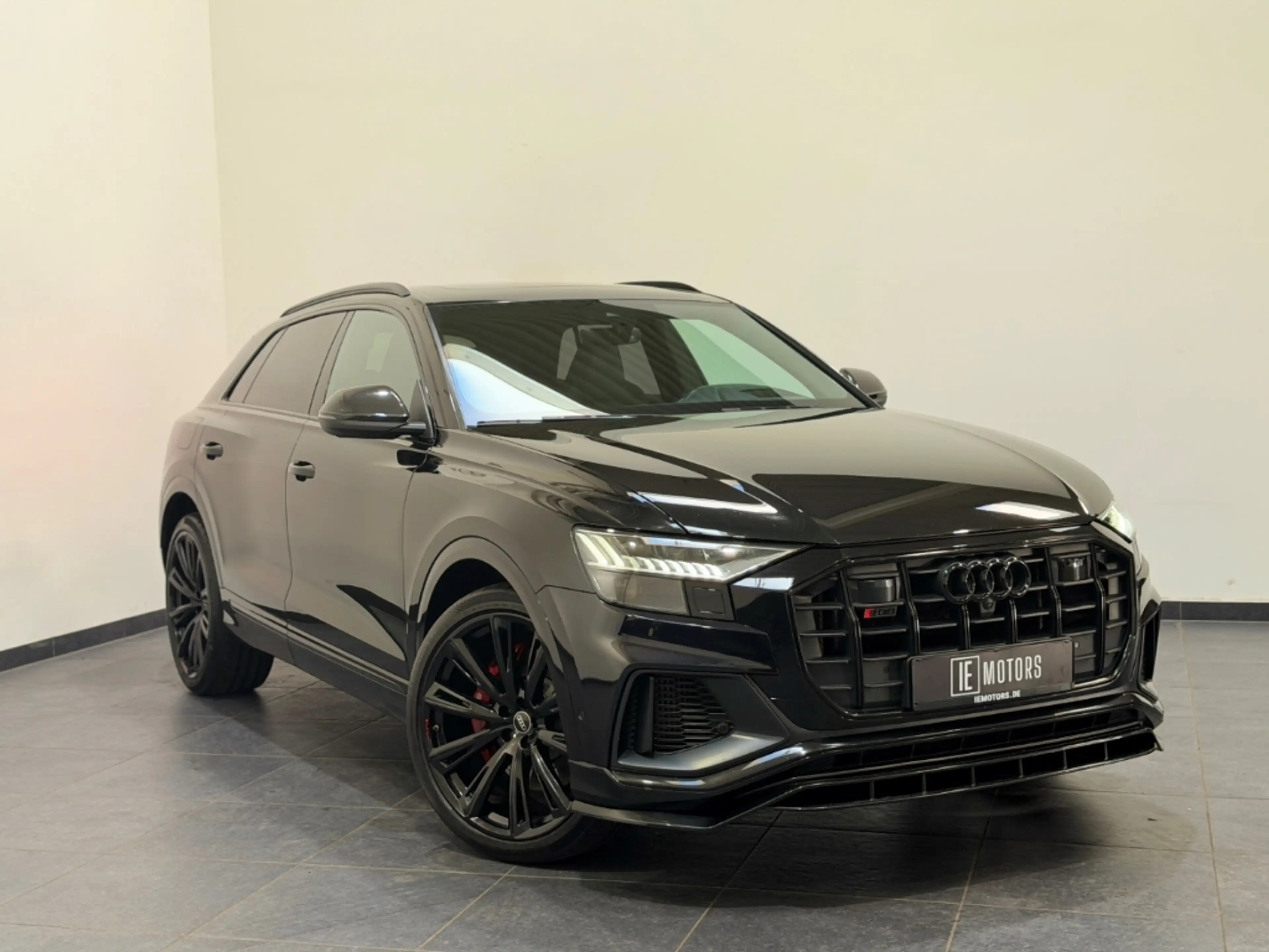 Audi SQ8 4.0 TFSI quattro competition plus/PANO/AHK