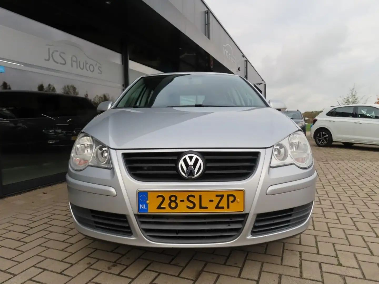 Volkswagen Polo 1.4-16V Optive Automaat Cruise Airco Trekhaak 2006 Grijs - 2