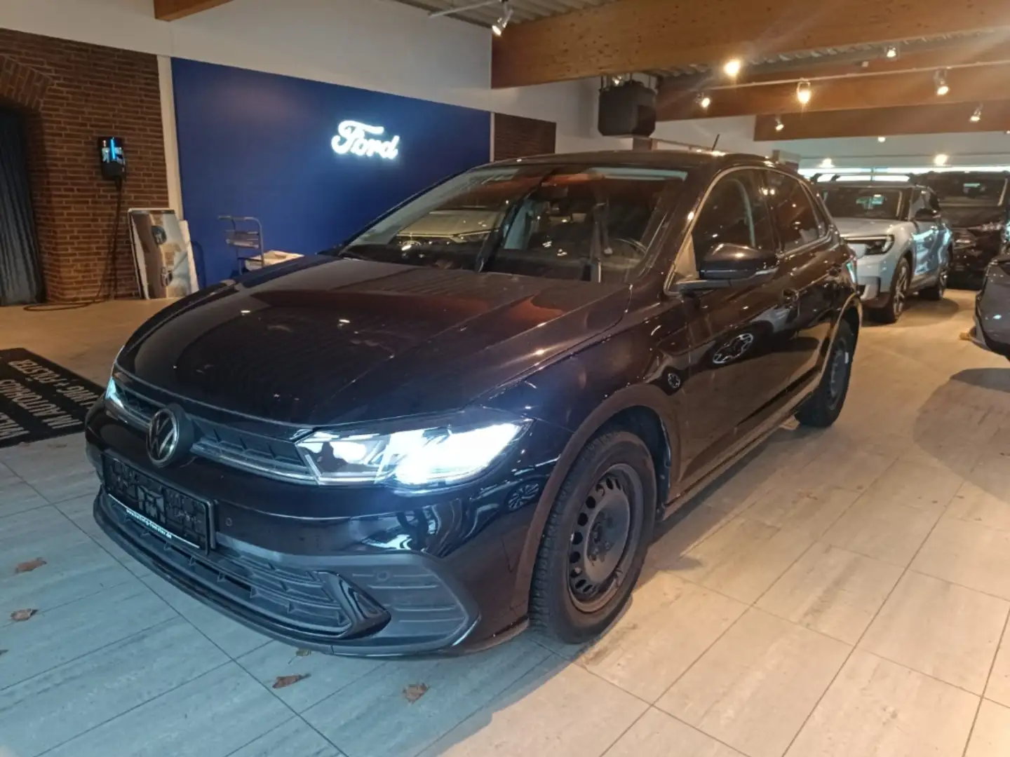 Volkswagen Polo VI Life 1.0 TSI 70kW 7-Gang DSG 4 Türen Nero - 2