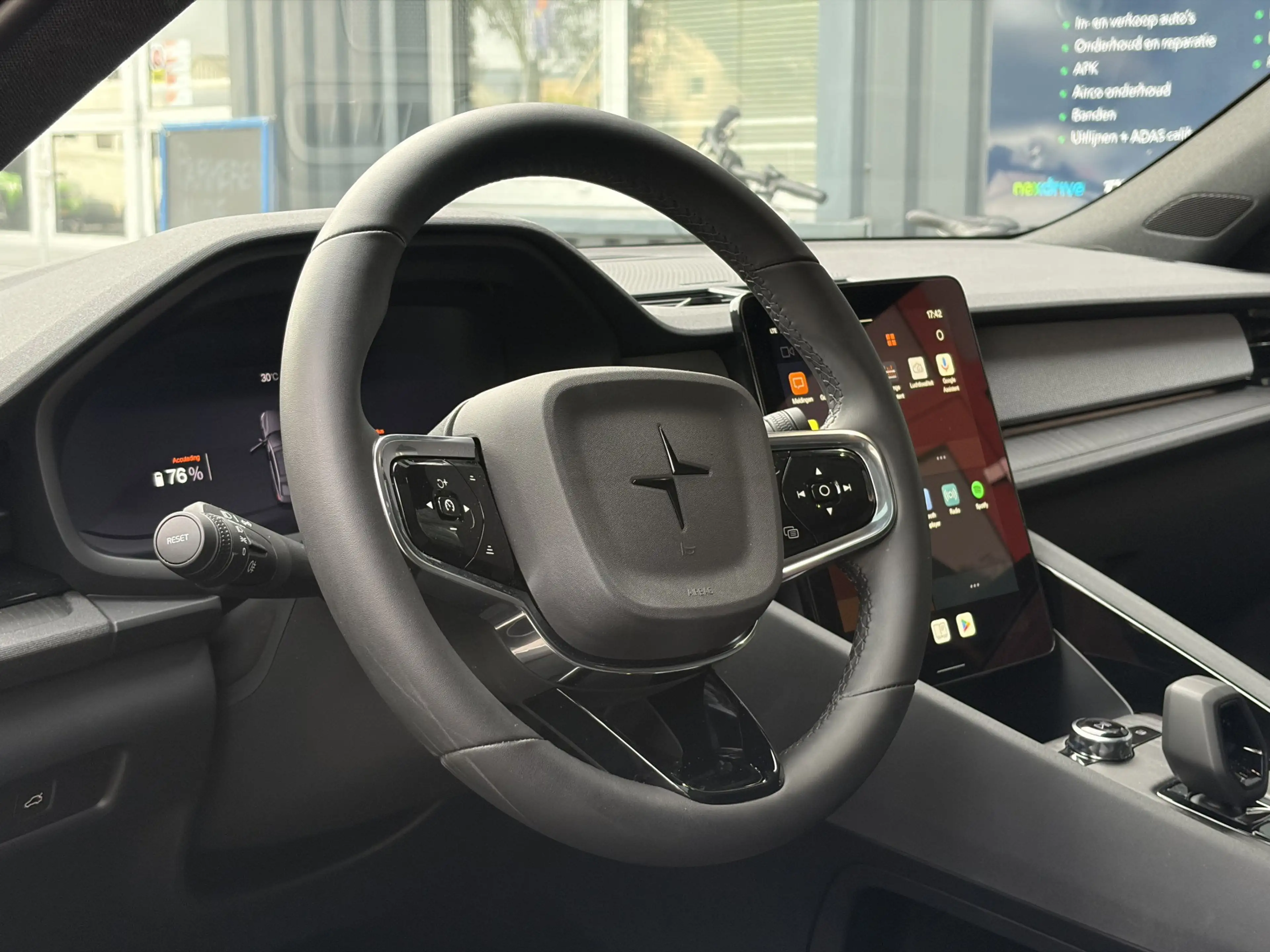 Polestar 2 Long Range Single Motor Prime 82 kWh — photo 7