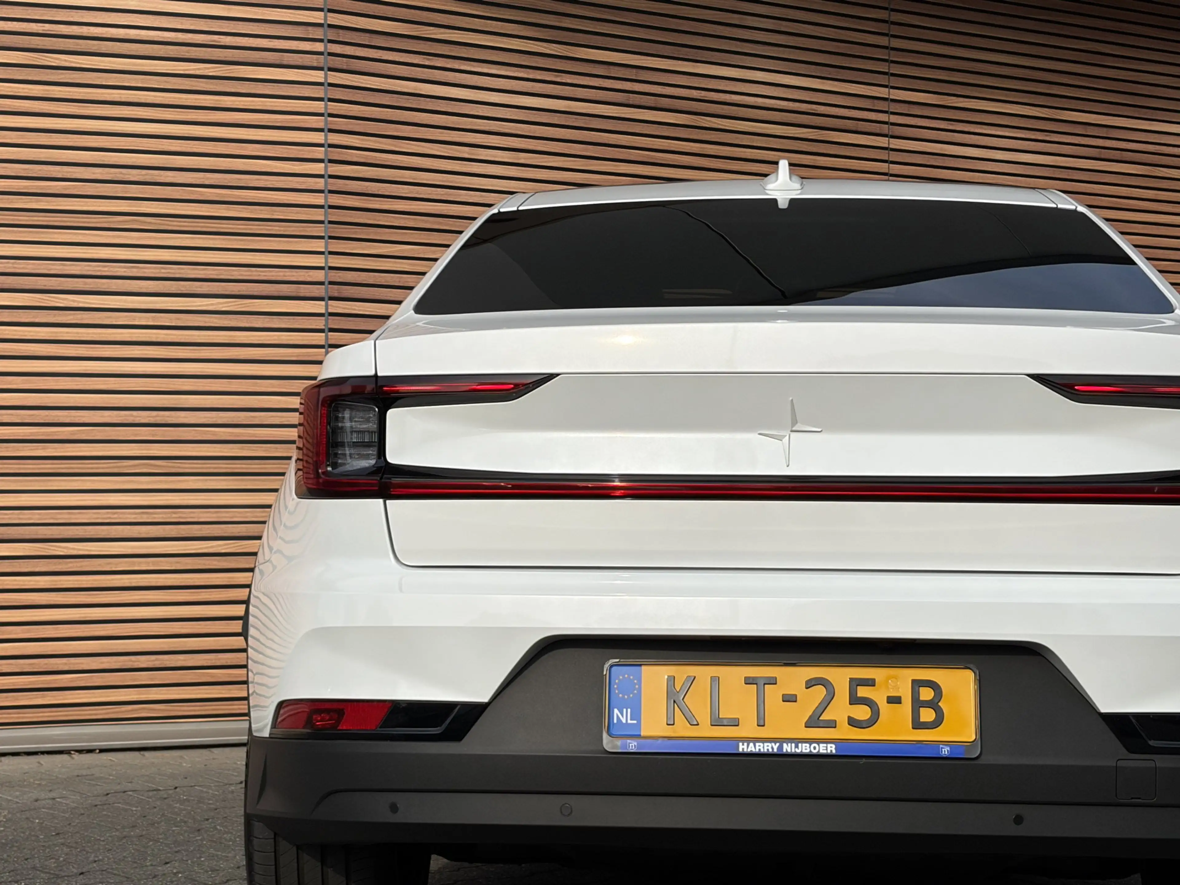 Polestar 2 Long Range Single Motor Prime 82 kWh — photo 16