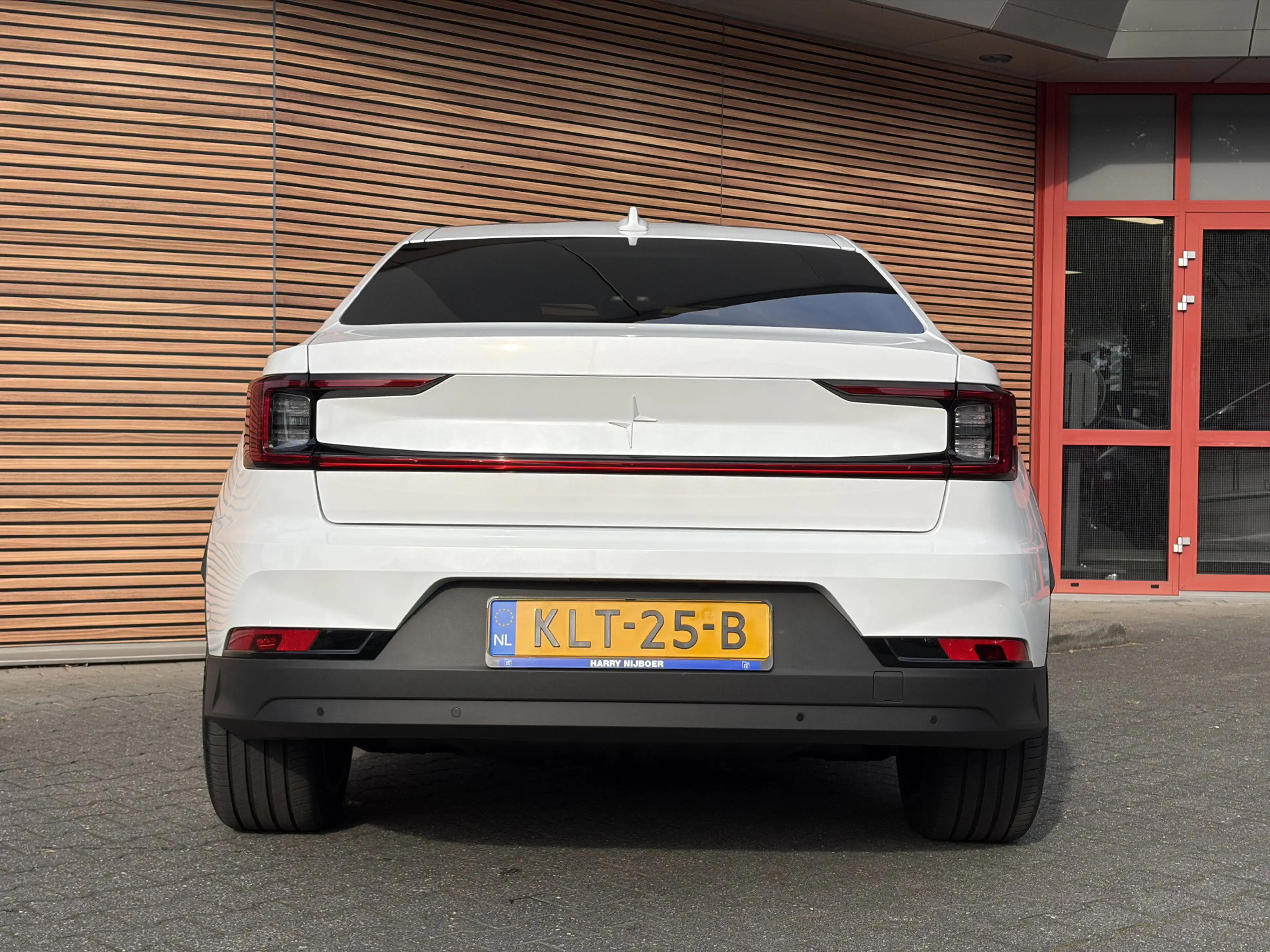 Polestar 2 Long Range Single Motor Prime 82 kWh — photo 15
