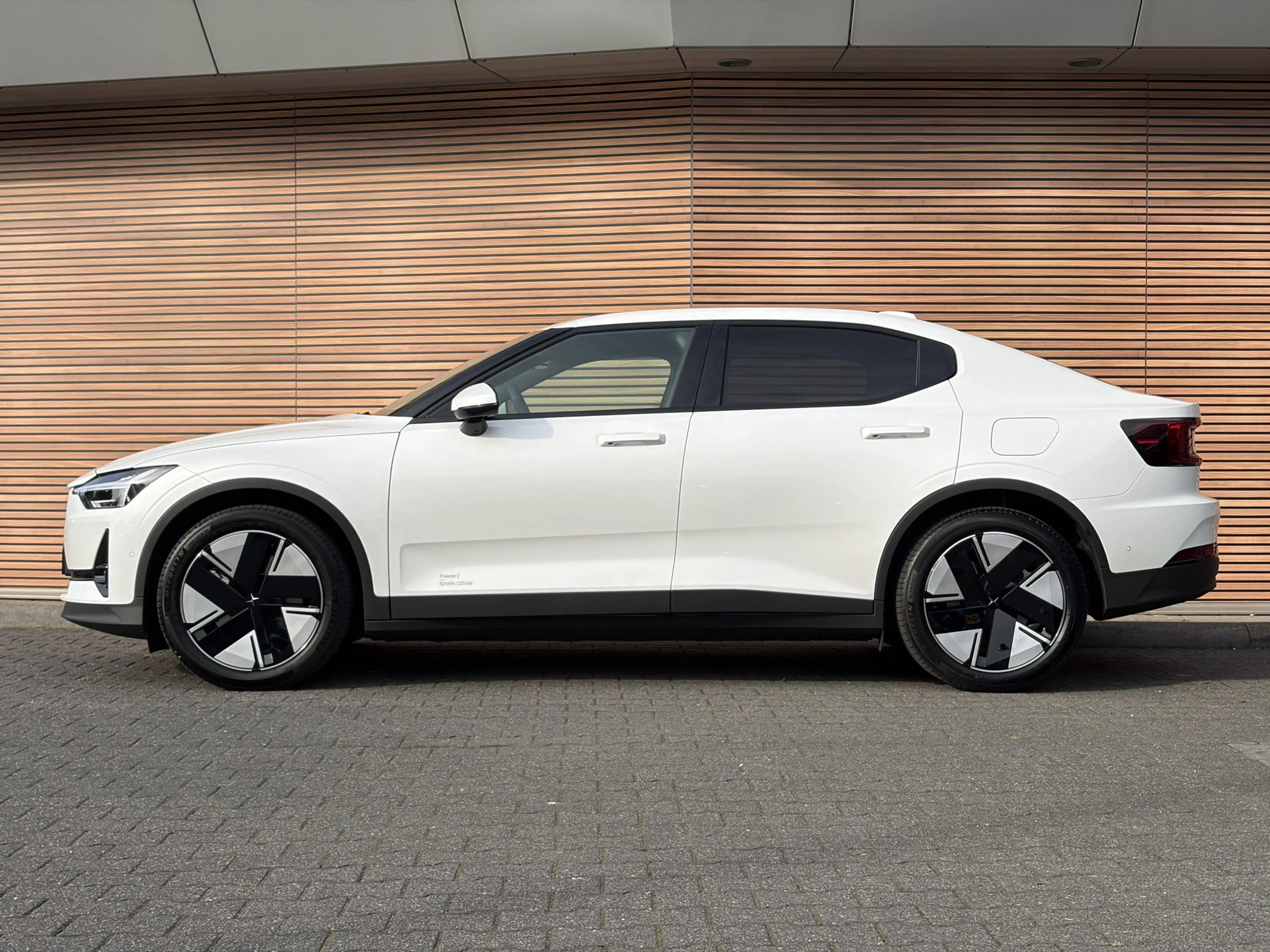 Polestar 2 Long Range Single Motor Prime 82 kWh — photo 5