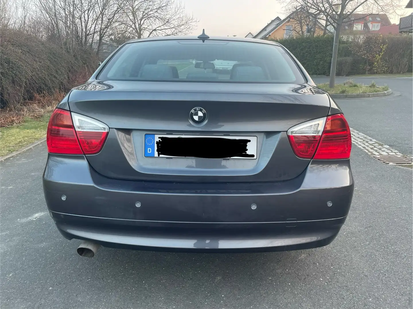 BMW 320 i *WENIG KM* Grau - 2