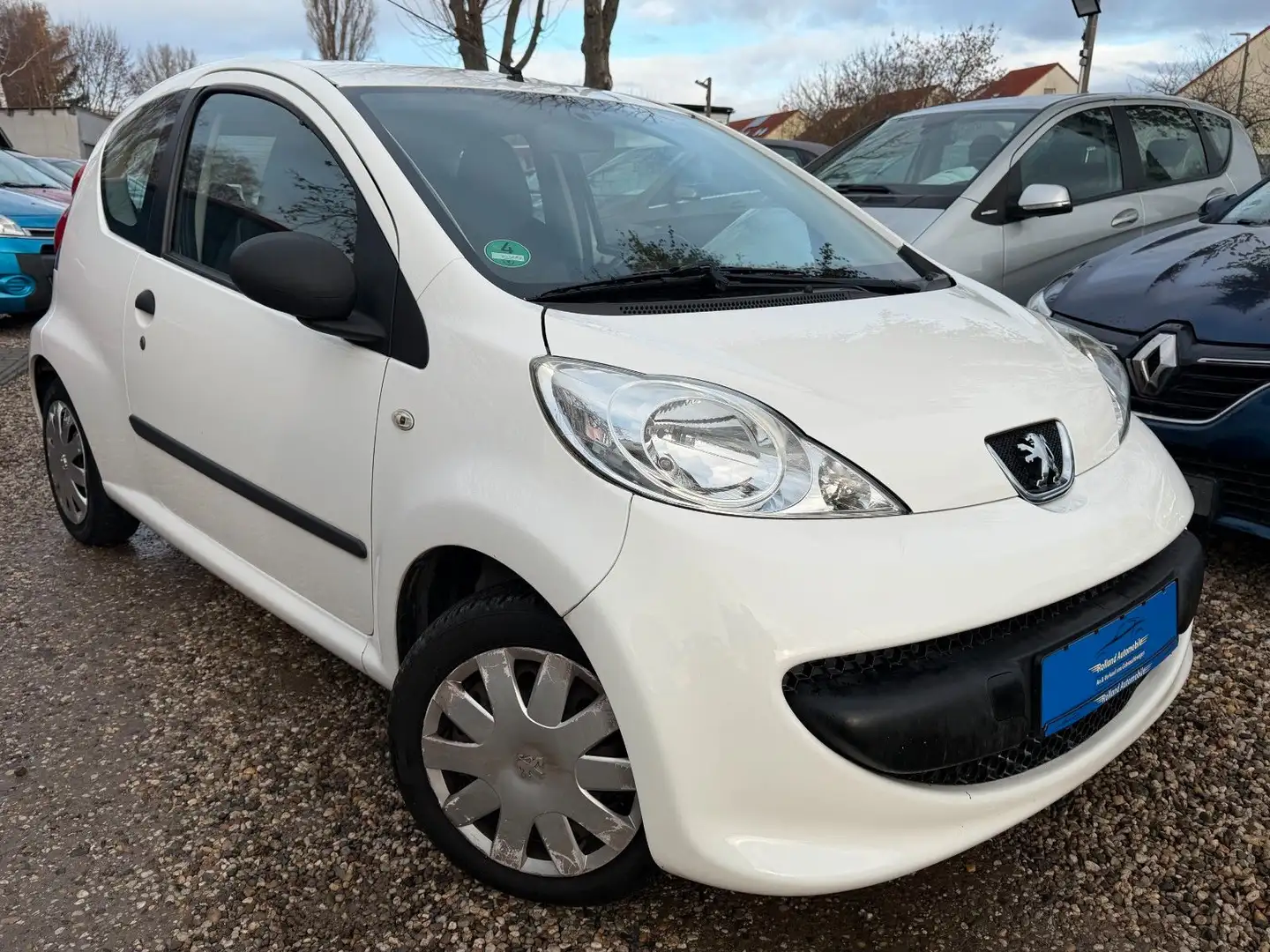Peugeot 107 Petit Filou*2.HD*ZV*AllWR*TÜV NEU Weiß - 1
