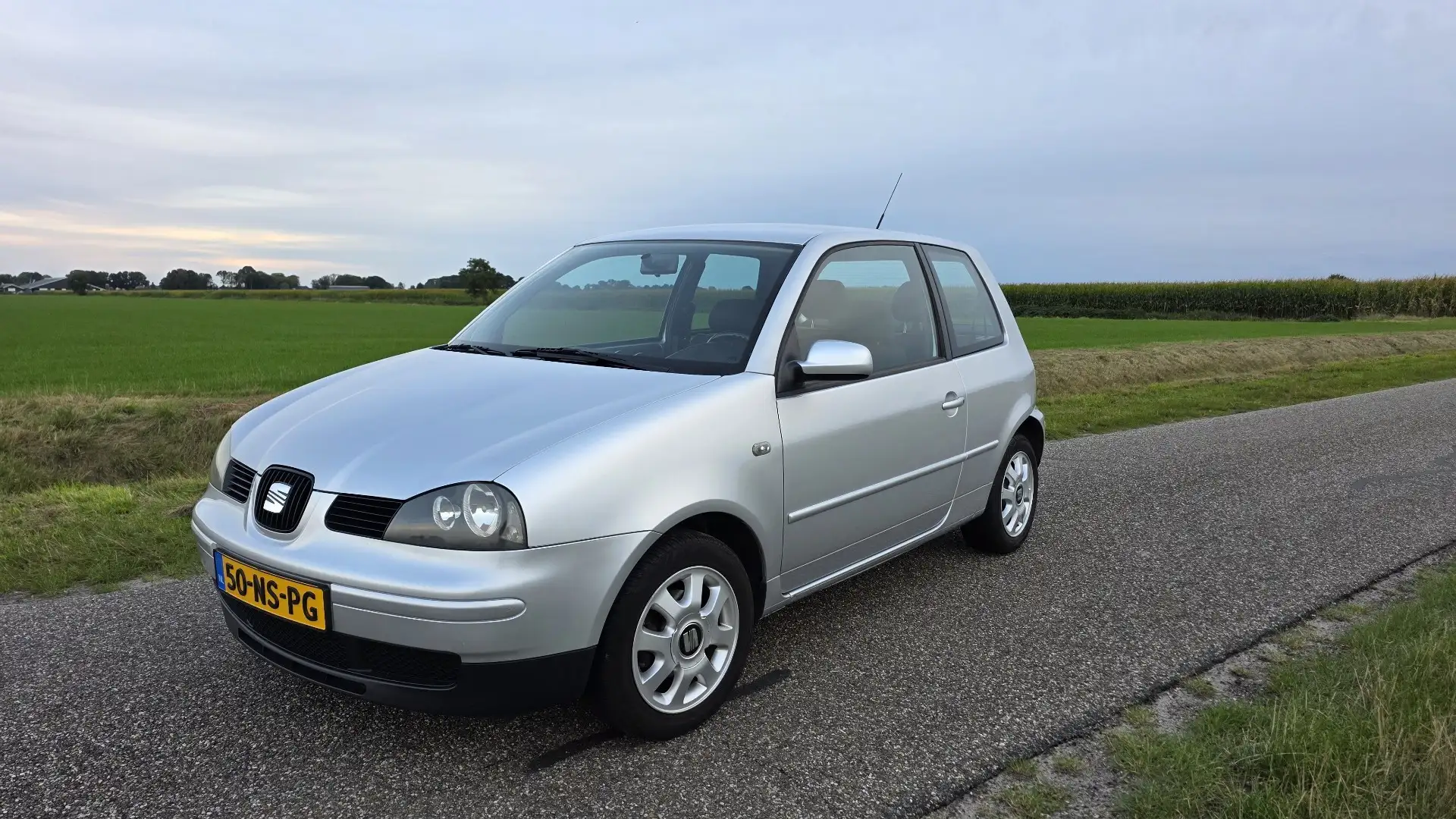 SEAT Arosa 1.4i Stella Stříbrná - 1
