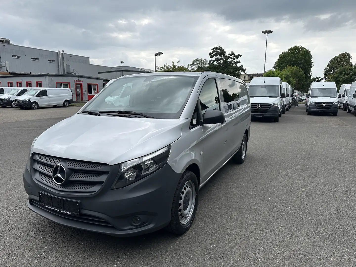Mercedes-Benz Vito 116 CDI 4x4 lang Regaleinbau Webasto Gümüş rengi - 1