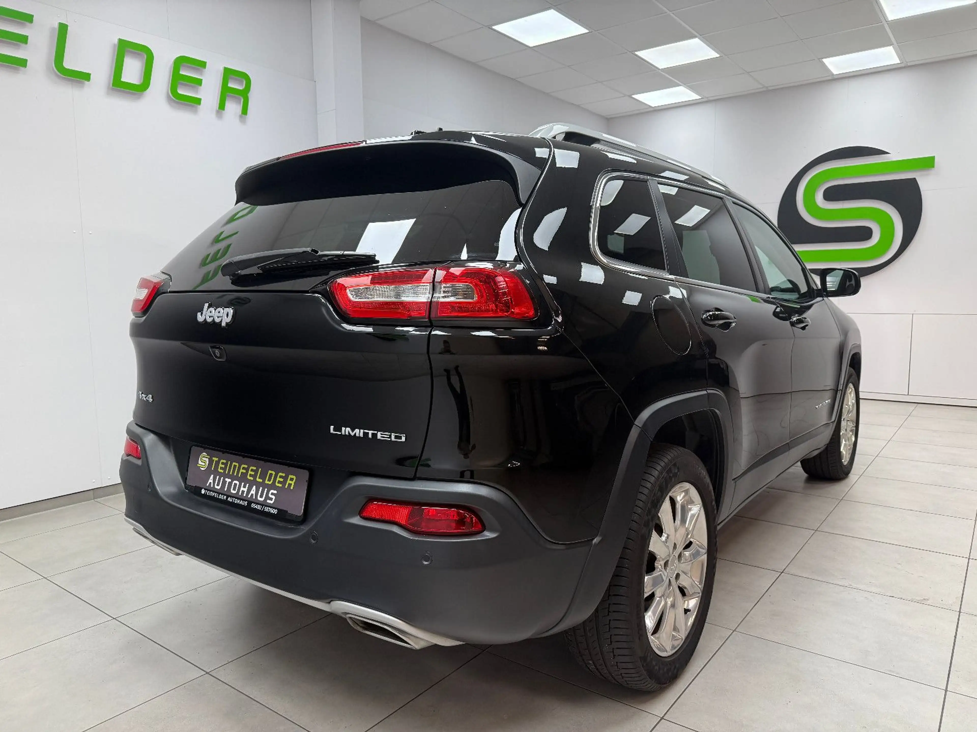 Jeep Cherokee Limited 4WD / NAVI / LEDER / BI-XENON — photo 7
