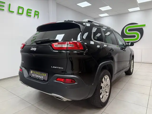 Jeep Cherokee view 7
