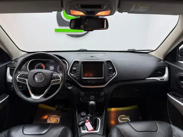 Jeep Cherokee view 15