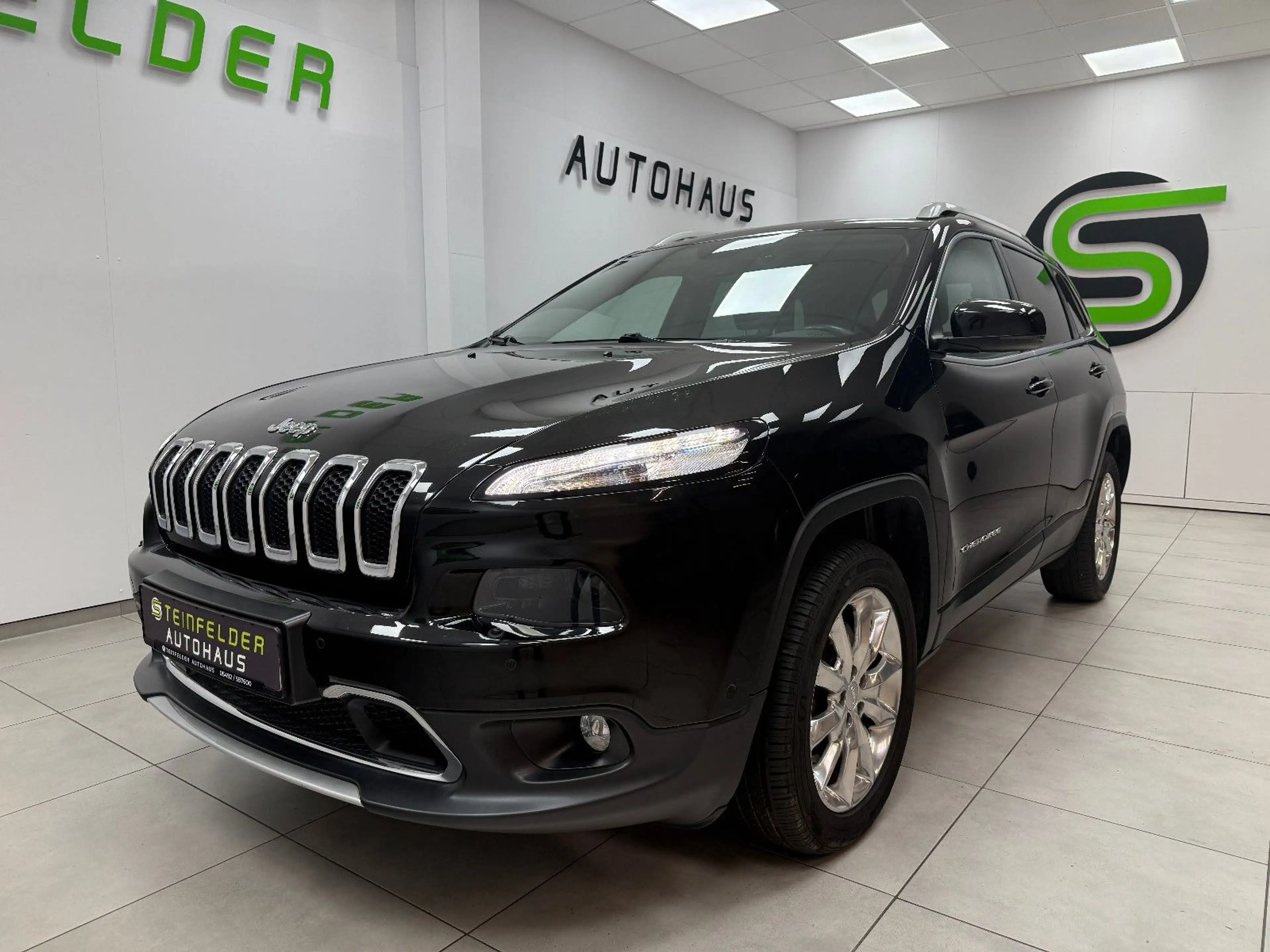 Jeep Cherokee Limited 4WD / NAVI / LEDER / BI-XENON — photo 3