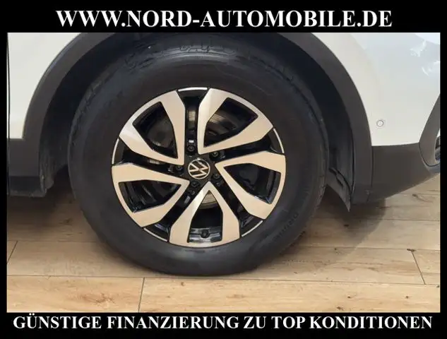 Volkswagen Tiguan view 15