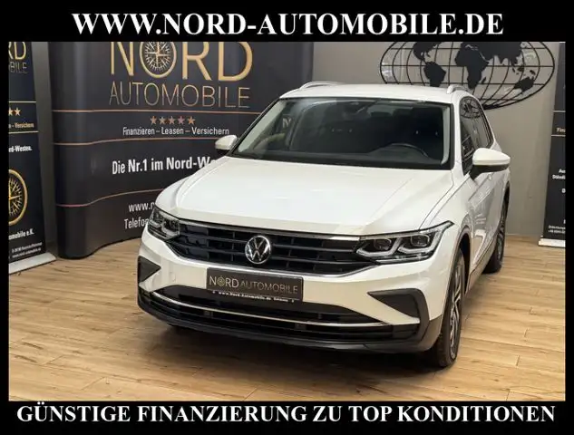 Volkswagen Tiguan view 6