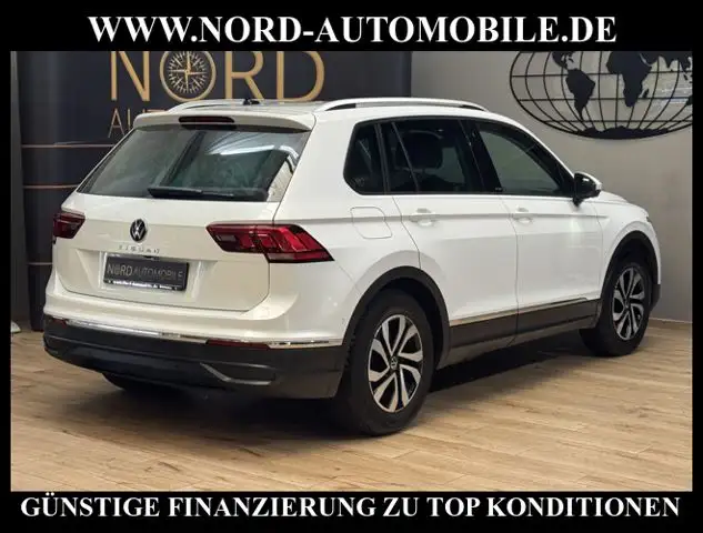 Volkswagen Tiguan view 12