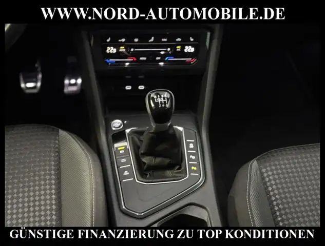 Volkswagen Tiguan view 22