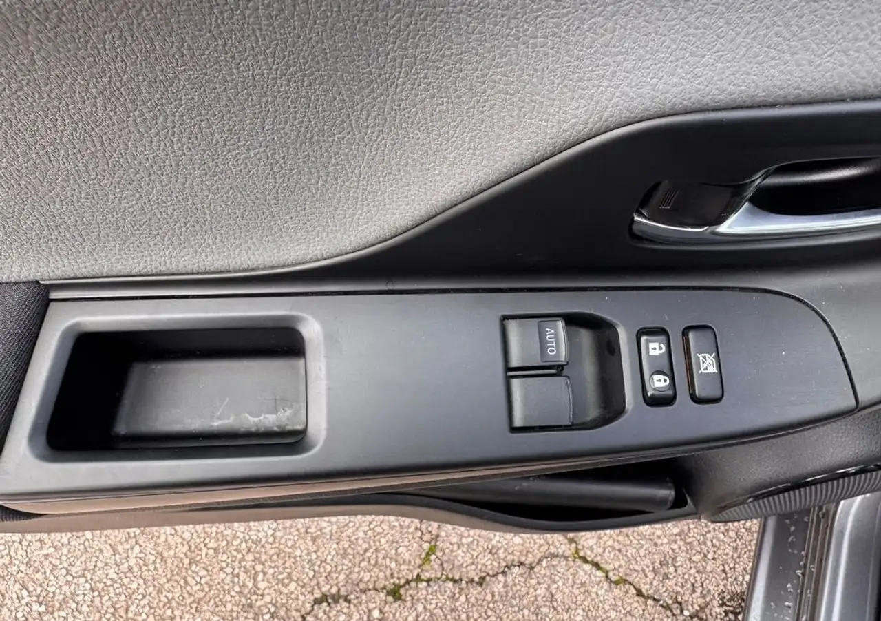 Toyota Yaris Yaris — photo 20