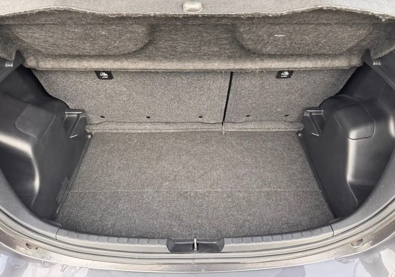 Toyota Yaris Yaris — photo 38