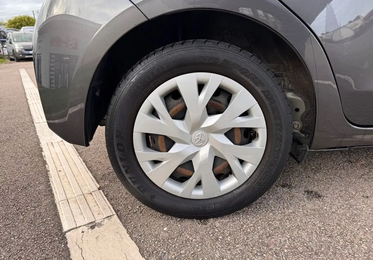 Toyota Yaris Yaris — photo 7