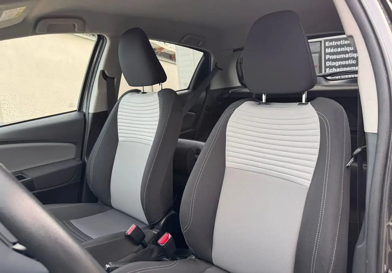 Toyota Yaris Yaris — photo 17