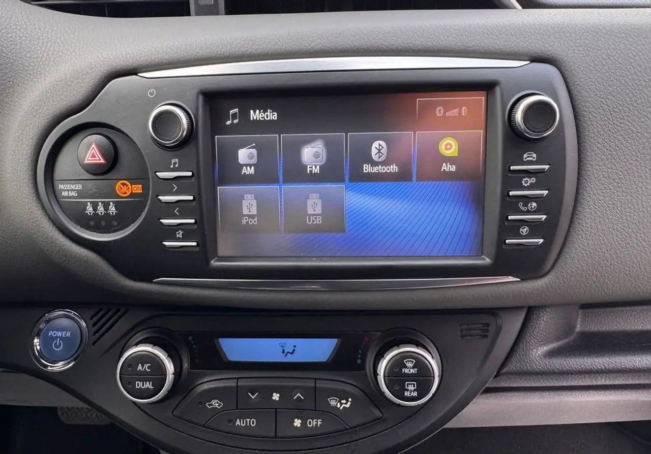 Toyota Yaris Yaris — photo 29