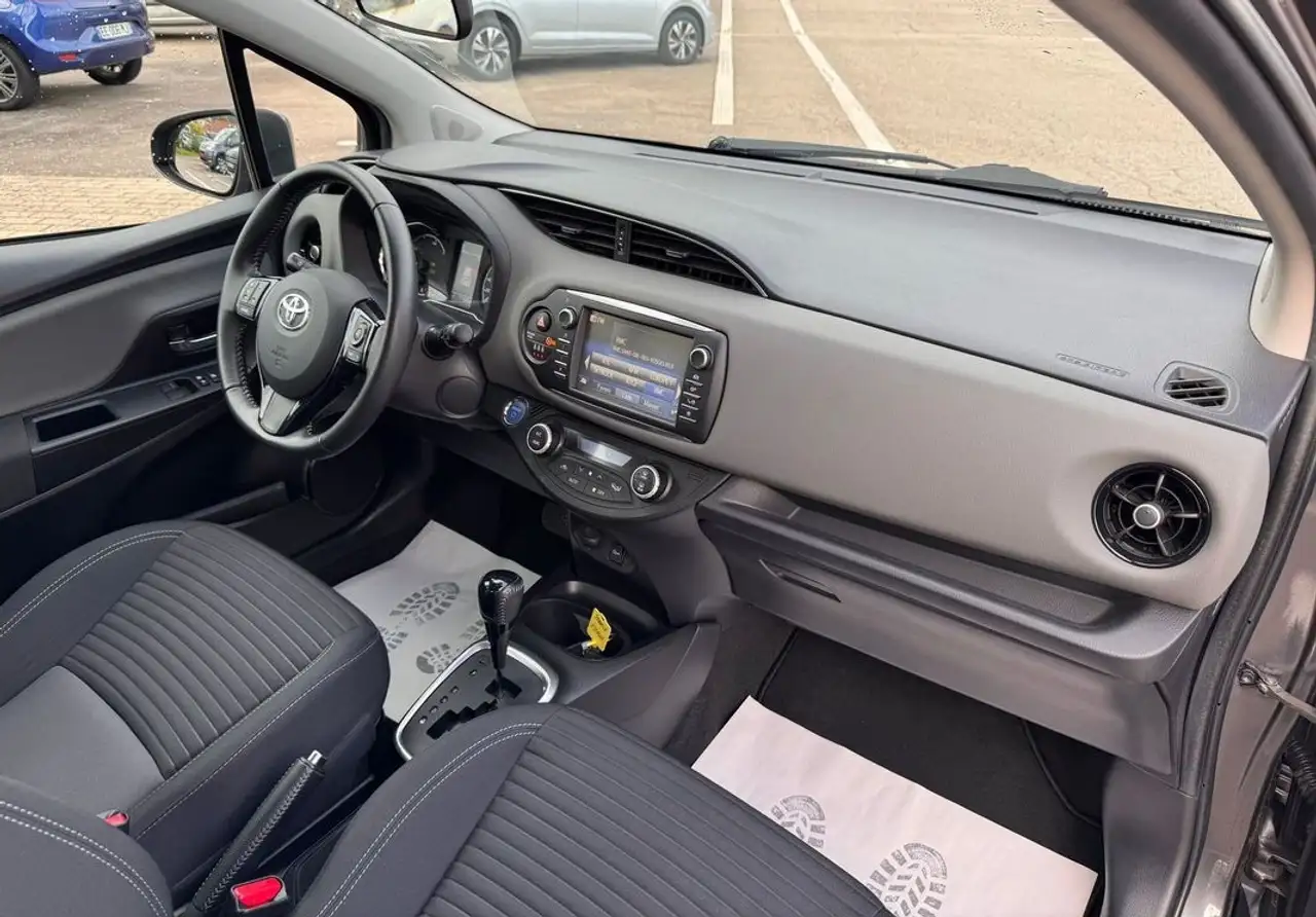 Toyota Yaris Yaris — photo 24