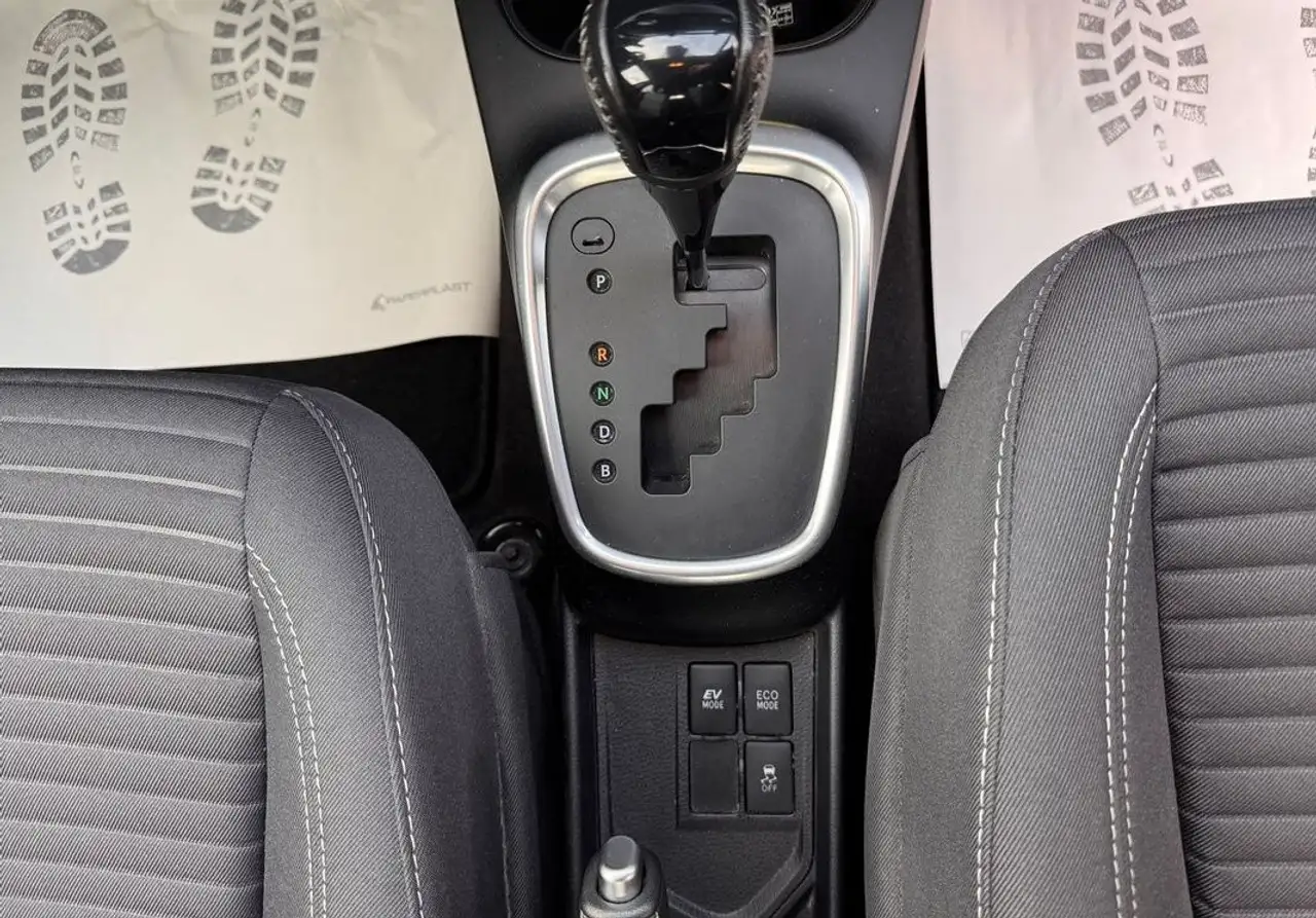 Toyota Yaris Yaris — photo 28