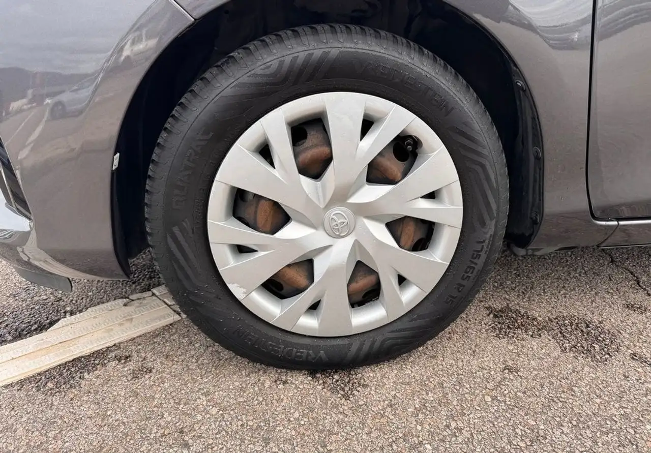 Toyota Yaris Yaris — photo 13