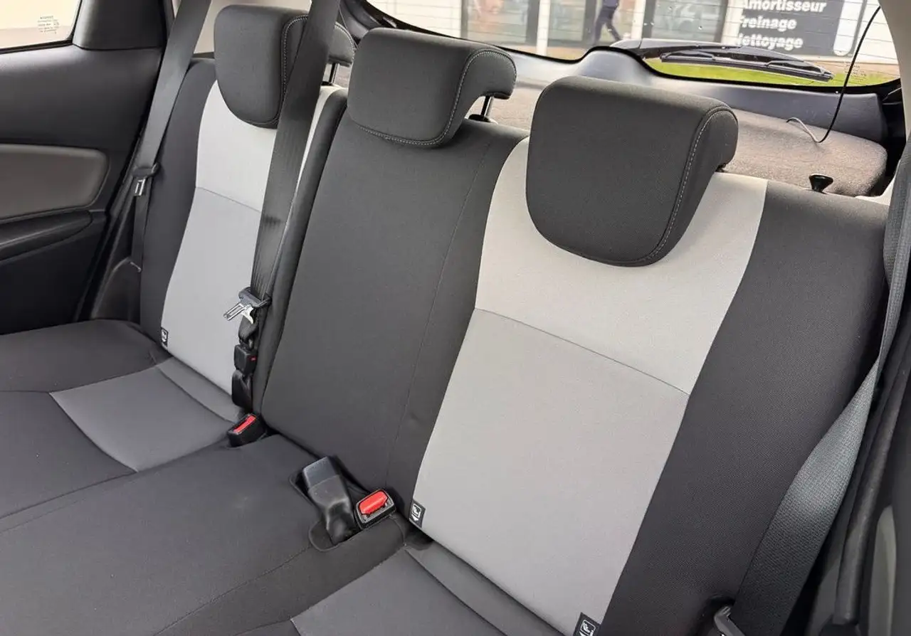 Toyota Yaris Yaris — photo 36