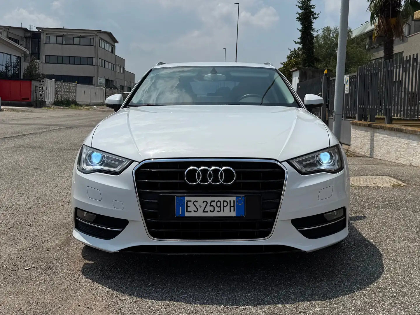 Audi A3 A3 Sportback 1.6 tdi Attraction Bianco - 2