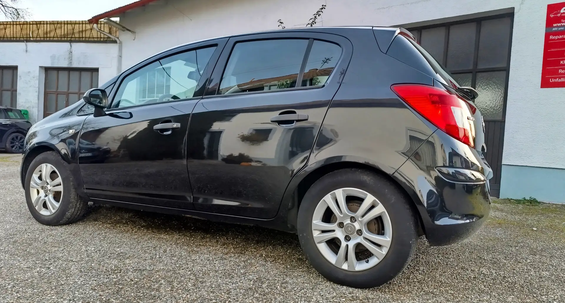 Opel Corsa Expression 1.2 5-Türig Klima Schwarz - 2