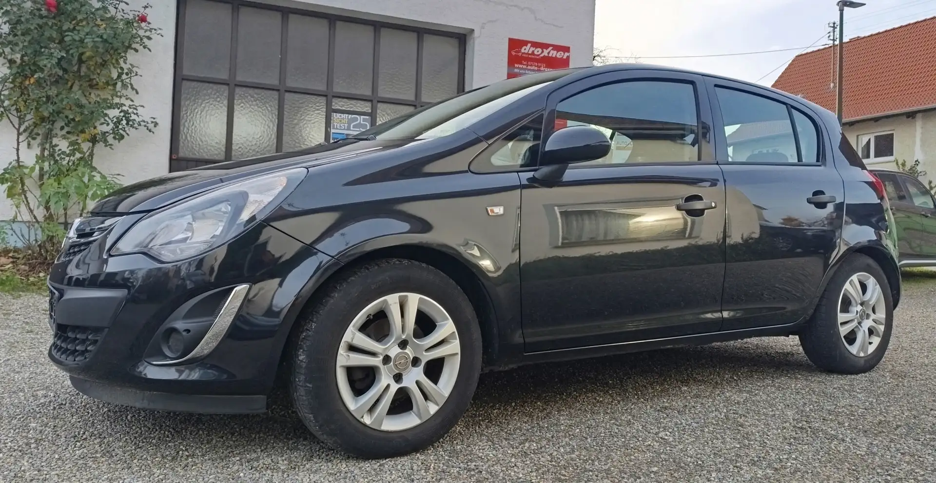 Opel Corsa Expression 1.2 5-Türig Klima Schwarz - 1
