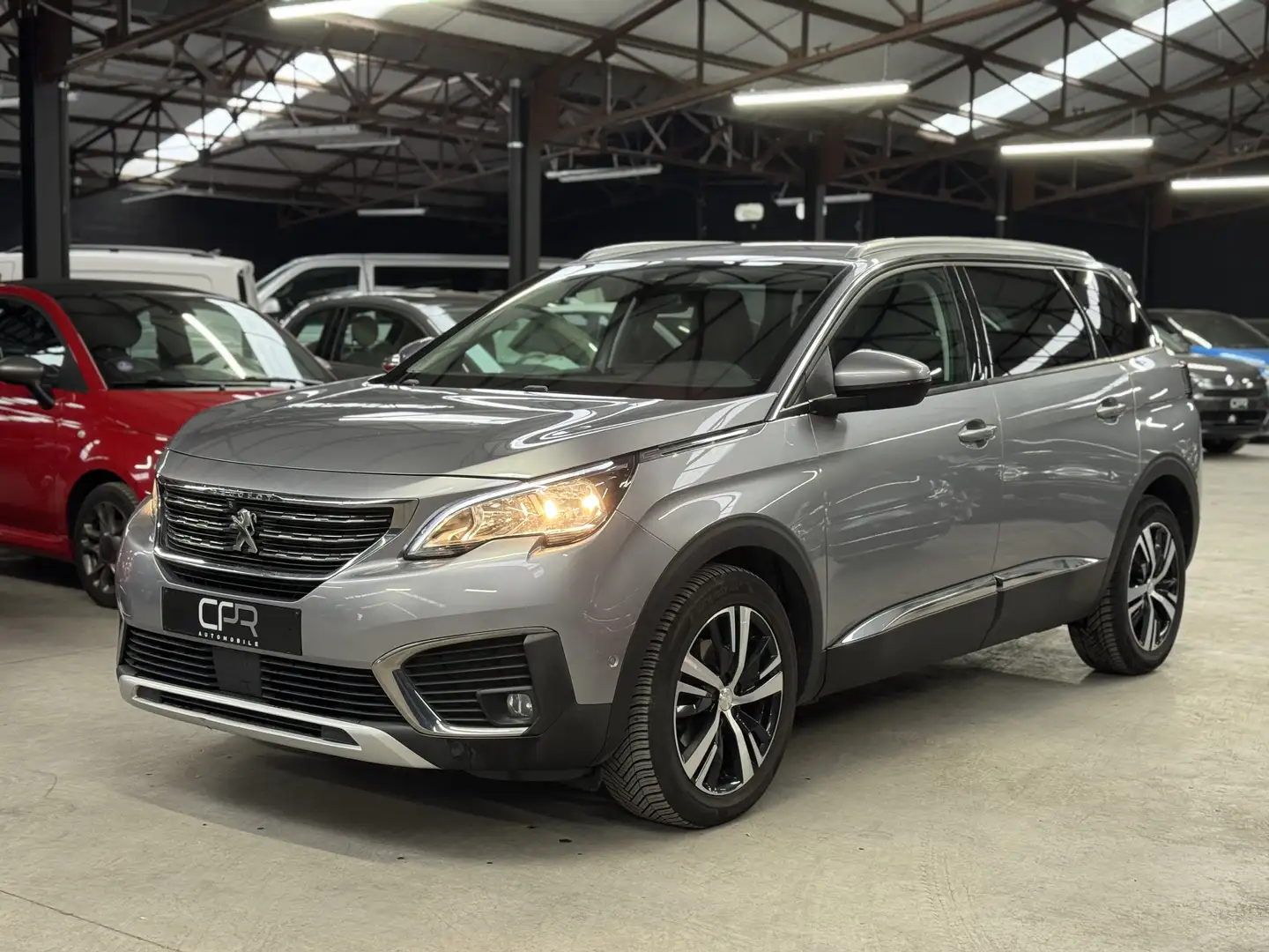 Peugeot 5008 1.5 BlueHDi * 7PL * 1e PR * GPS * CAMERA * CRUISE Grijs - 1