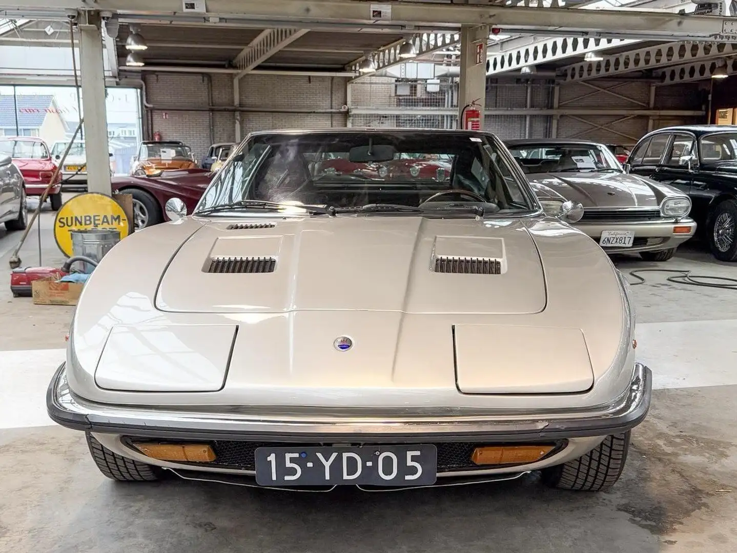 Maserati Indy Zilver - 1