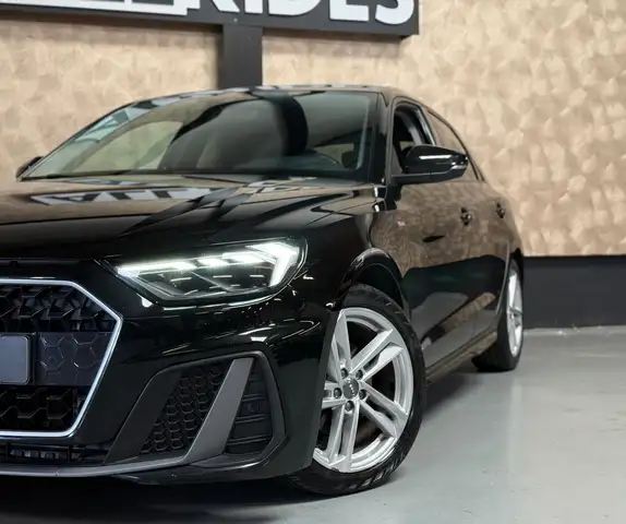 Audi A1 view 2