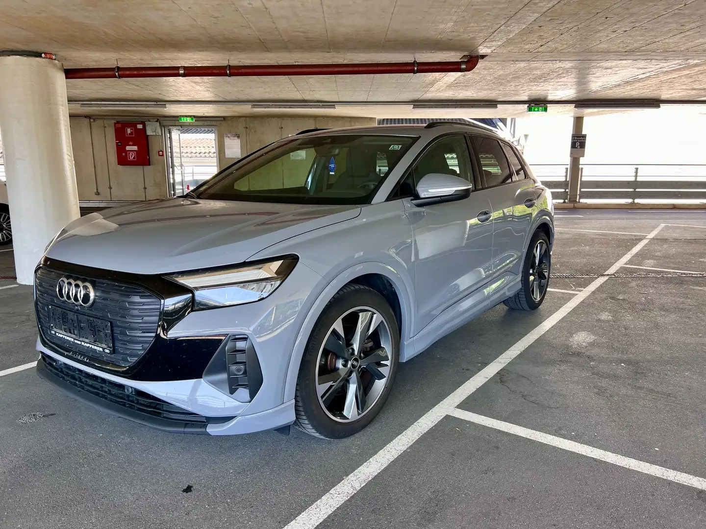 Audi Q4 e-tron Q4 35 e-tron 125kW 55kWh Grau - 1