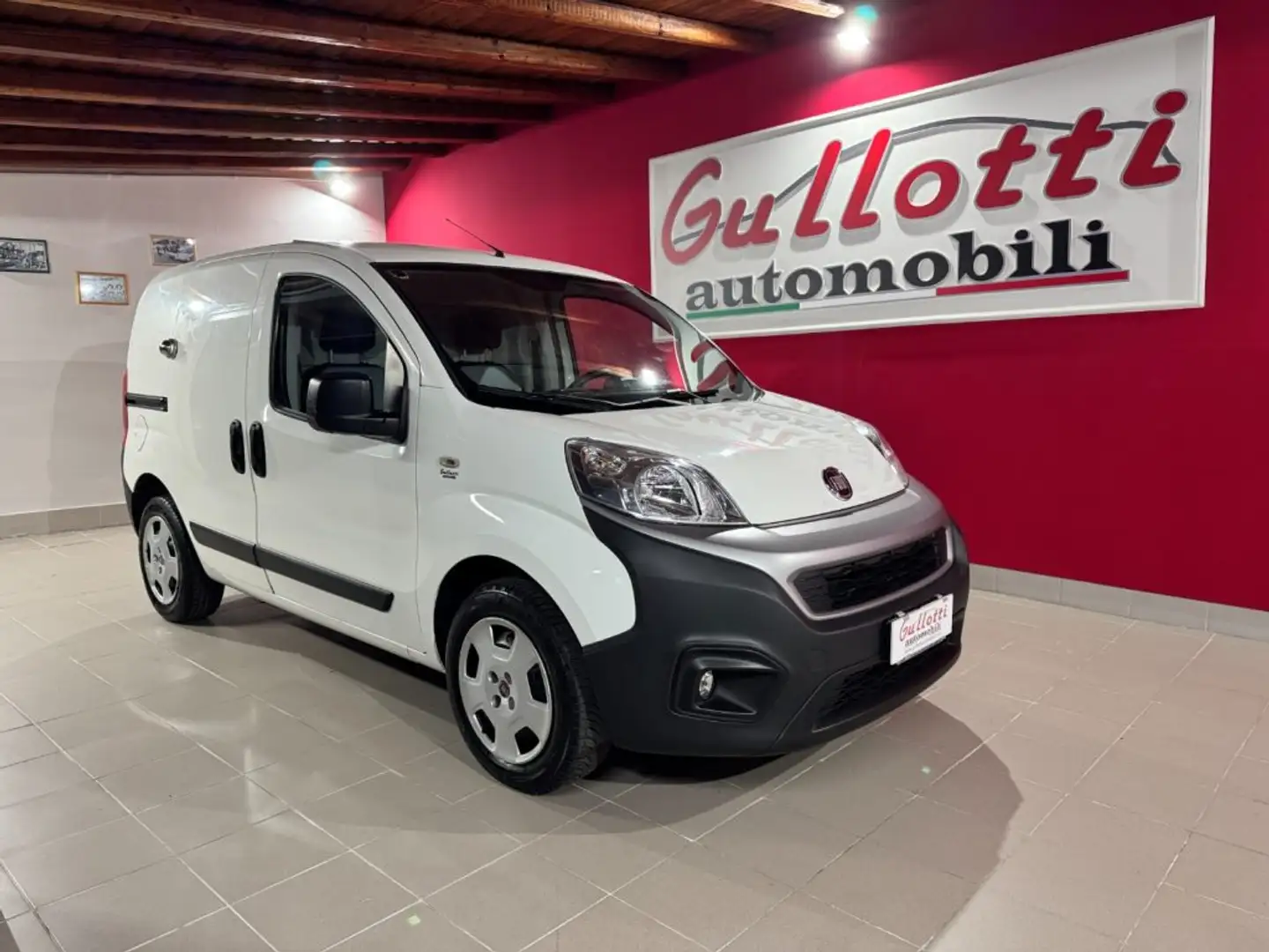 Fiat Fiorino 1.3 MJT 95CV Cargo Blanc - 1