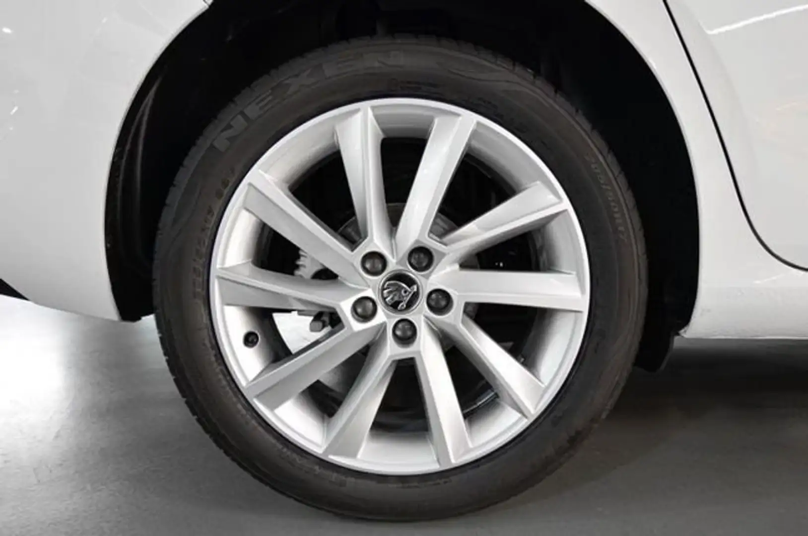 Skoda Scala Ambition Plus 1.0 TSI 81kW (110 CV) (NW13J514) Blanco - 2