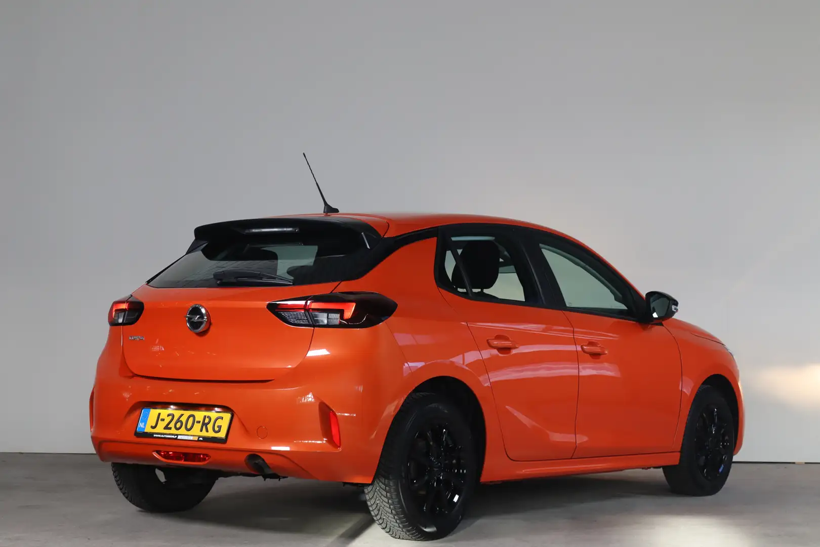 Opel Corsa 1.2 Edition - NL- Auto!! Apple I Airco I Cruise Orange - 2