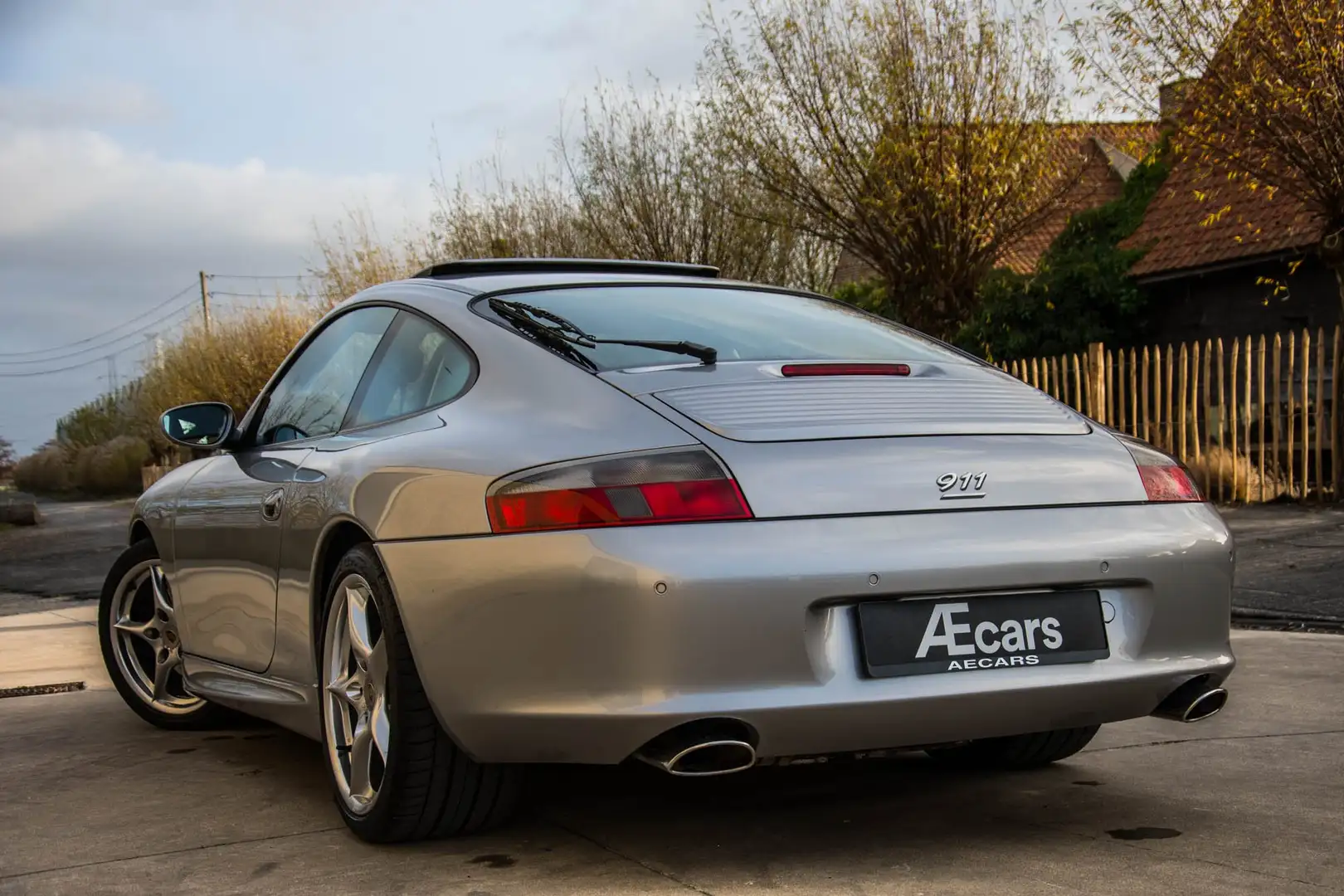 Porsche 996 CARRERA *** 40 JAHRE JUBI / NR. 1311 OF 1963 *** Argent - 1