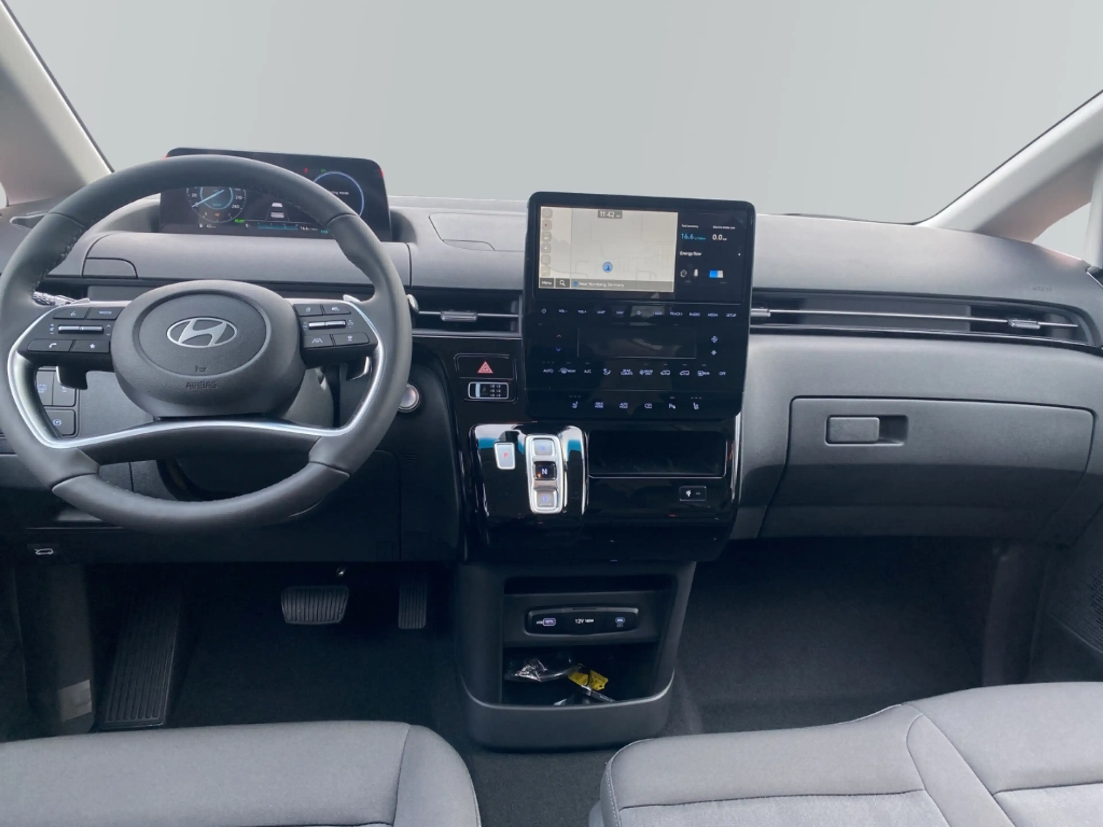 Hyundai STARIA Trend Hybrid 2WD 9-Sitzer El. Heckklappe — photo 9