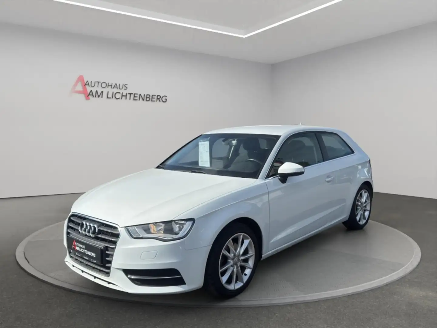Audi A3 1.4 TFSI Attraction NAVI+SITZHEIZUNG+PDC+TEMPOMAT+ Weiß - 1