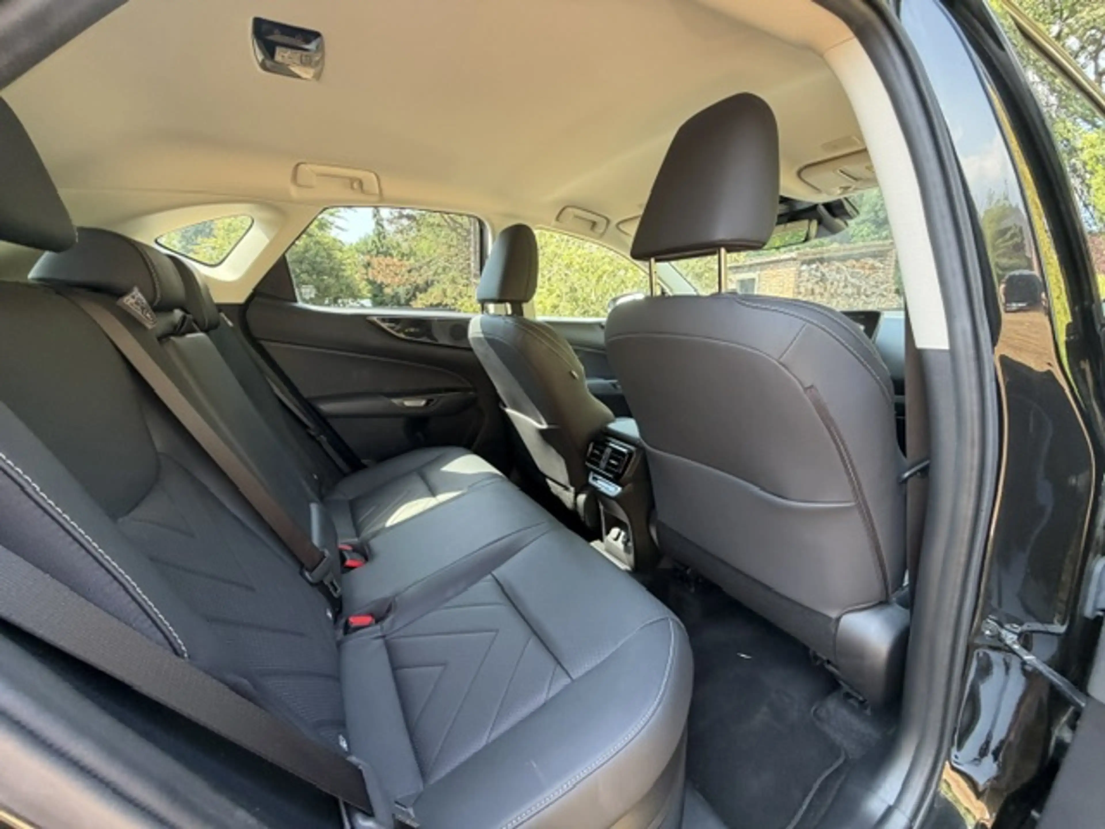 Lexus NX 450h+ NX 450h  2.5i AWD Executive Line E-CVT (227 kW) Executive Line — photo 11