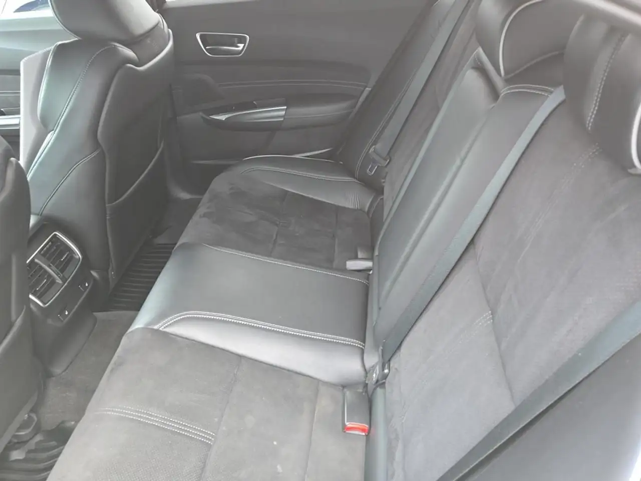 Acura TLX снимка Acura TLX