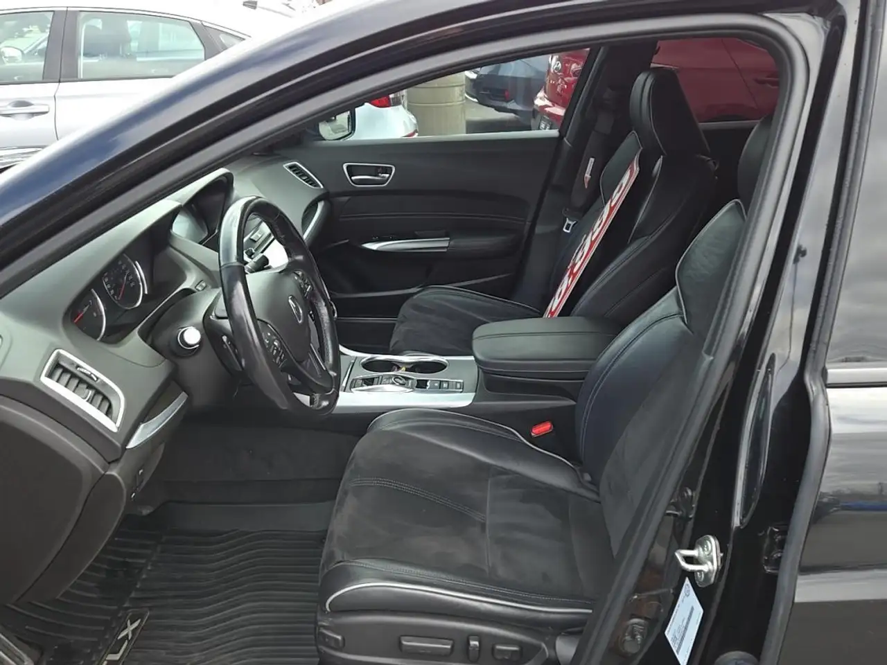 Acura TLX снимка Acura TLX