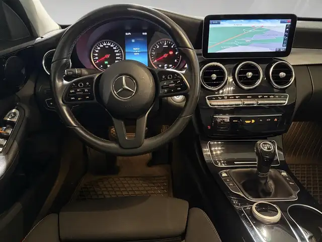 Mercedes-Benz C view 6