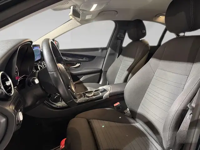 Mercedes-Benz C view 4